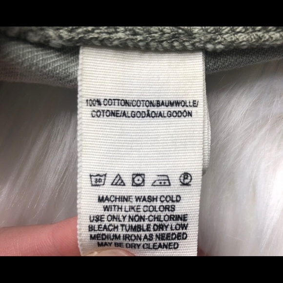 FREE PEOPLE. Light green raw hem jean shorts. - Picture 5 of 5